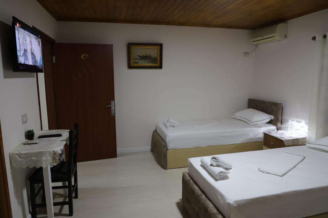 Guest House Bumbli เบราท ภายนอก รูปภาพ