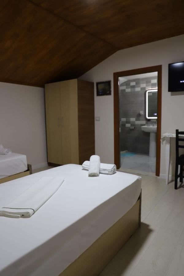 Guest House Bumbli เบราท ภายนอก รูปภาพ