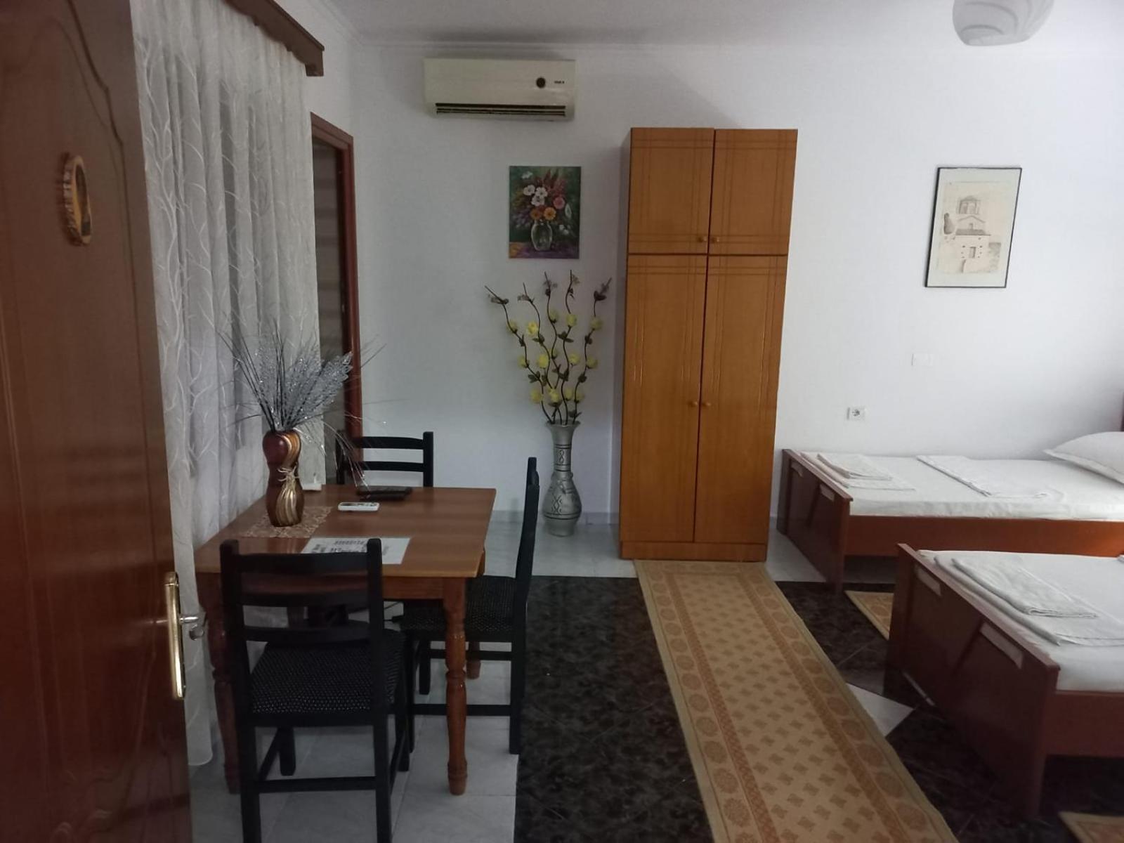 Guest House Bumbli เบราท ห้อง รูปภาพ