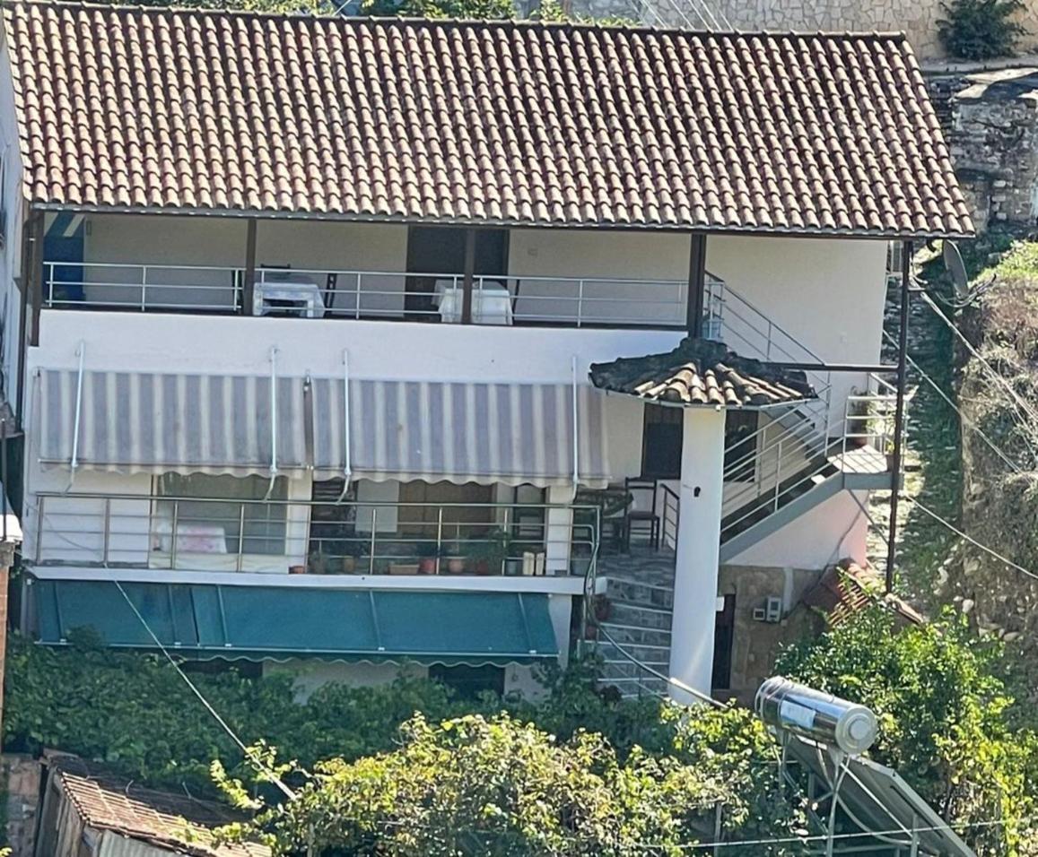 Guest House Bumbli เบราท ภายนอก รูปภาพ